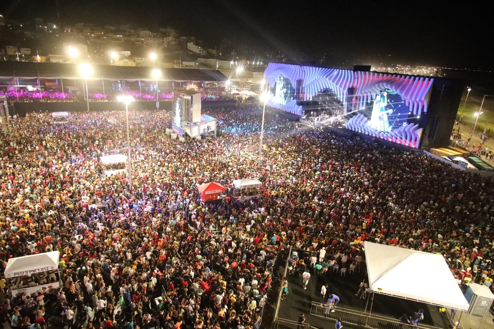 Fim do show Bell Marques. Fotos de cima da roda gigante Foto Lucas Moura 9 » Gnews Bahia