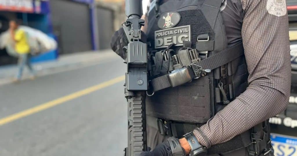 POLICIAL ARMADO » Gnews Bahia