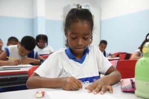 MENINA NA ESCOLA &raquo; Gnews Bahia