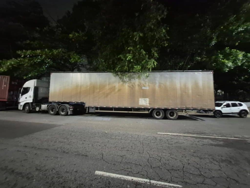 caminhao foi interceptado por bandidos » Gnews Bahia