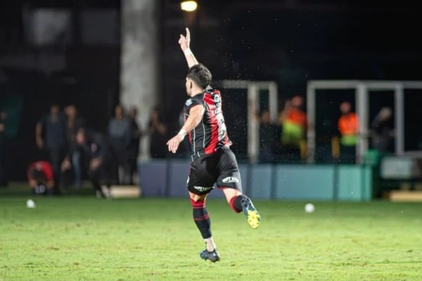 martinez fez golaco no jogo 3296760 article » Gnews Bahia