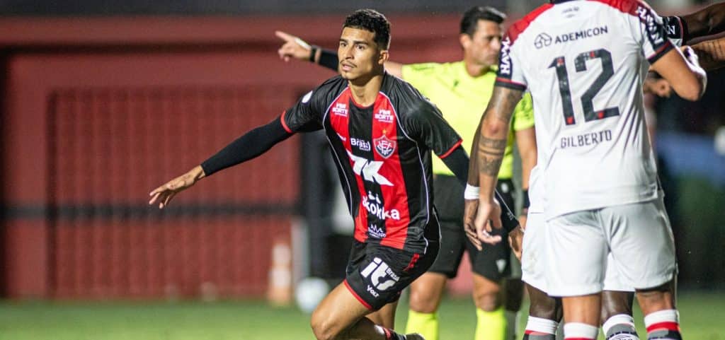 186494rene brilha vitoria goleia o athletico pr e avanca as quartas de final da copa do brasil 3 » Gnews Bahia