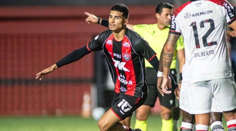 186494rene brilha vitoria goleia o athletico pr e avanca as quartas de final da copa do brasil 3 » Gnews Bahia