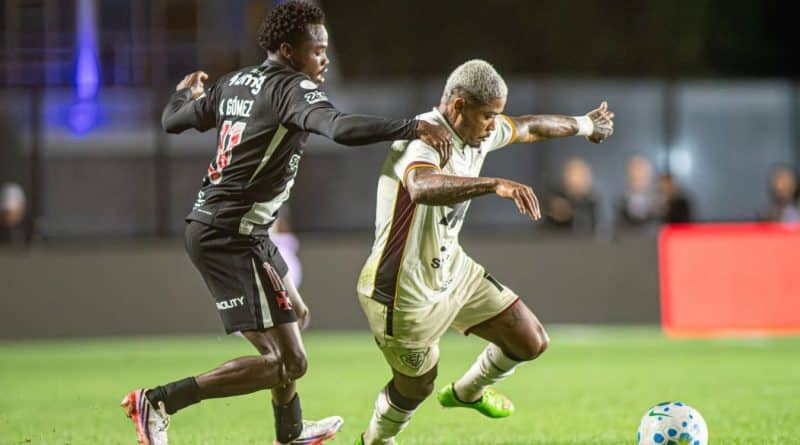 187384vitoria nao aproveita expulsao perde para o vasco e vai decidir vaga no barradao 3 &raquo; Gnews Bahia