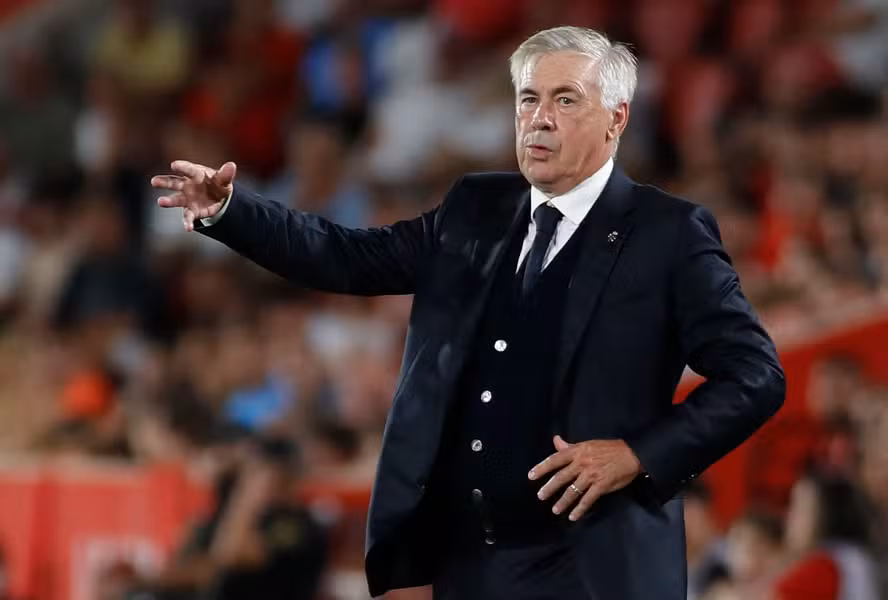 108189303 real madrids italian coach carlo ancelotti gestures during the spanish league football ma » Gnews Bahia