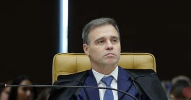 Mendonça revoga prisão de filho do ‘Careca do INSS’ e determina uso de tornozeleira